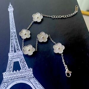 Clover design bracelet flower silver